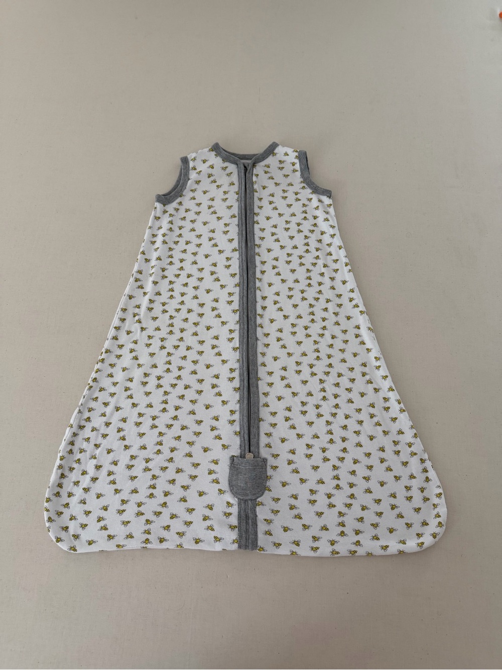 Burt’s Bee Baby Sleeveless Sleep Sack - White with Gray Trim Size M 6-12 months